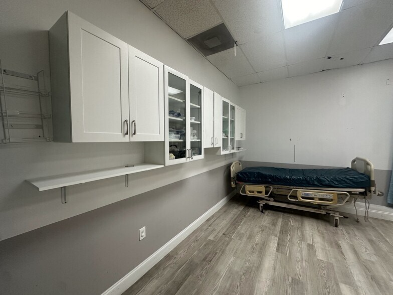 More Photos Of 30200-30394 Old Dixie Hwy, Homestead Unknown For Lease