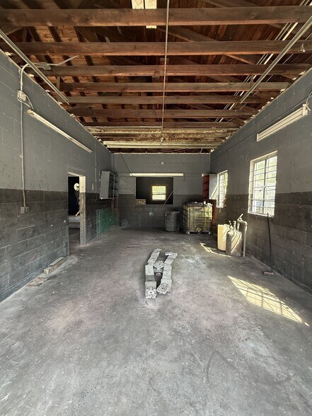 More Photos Of 3425 N 15th St, Tampa Auto Repair For Sale