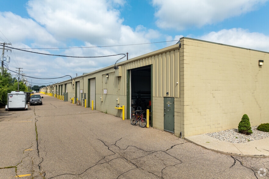 More Photos Of 35400-35480 Mound Rd, Sterling Heights Warehouse For Lease