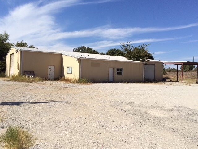 More Photos Of 1808 Barnett Dr, Weatherford Warehouse For Lease