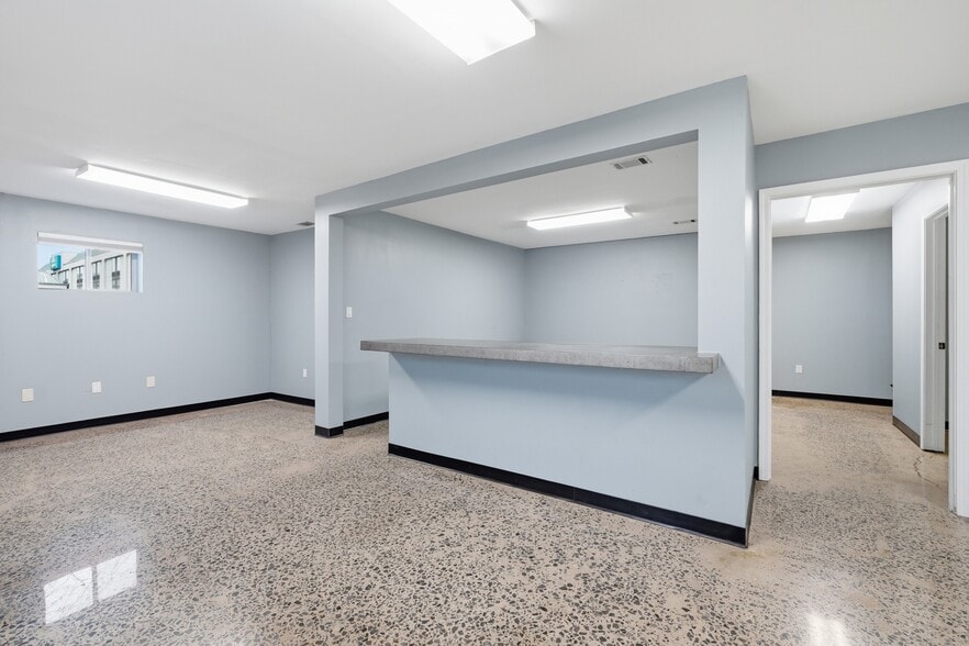 More Photos Of 708 Museum Rd, Conway Light Distribution For Lease