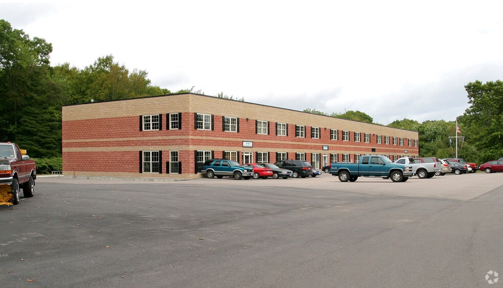 More Photos Of 185 S Broad St, Pawcatuck Office For Lease