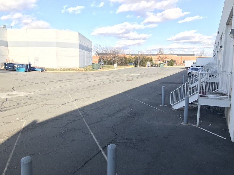 More Photos Of 21770 Beaumeade Cir, Ashburn Industrial For Sale