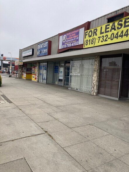 More Photos Of 17718-17724 Sherman Way, Reseda Storefront For Lease