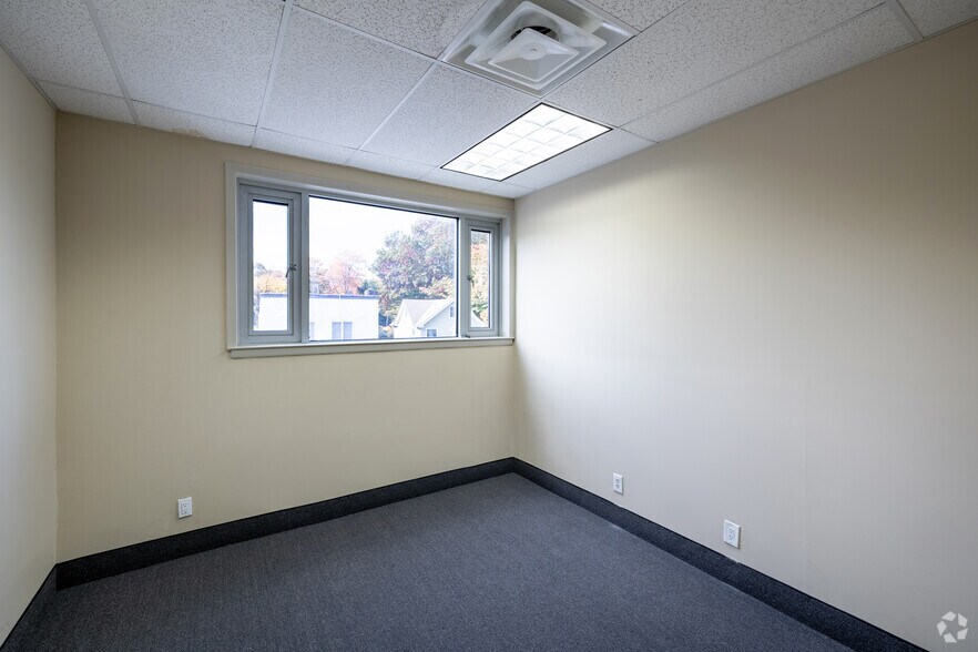 More Photos Of 315 Walt Whitman Rd, Huntington Station Office For Lease