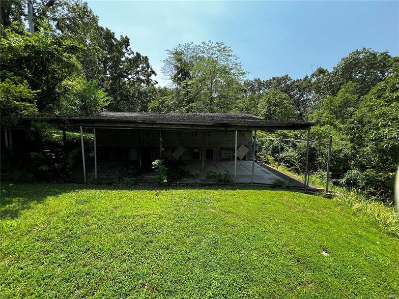 More Photos Of 22199 Highway Y, Saint Robert Medical For Sale