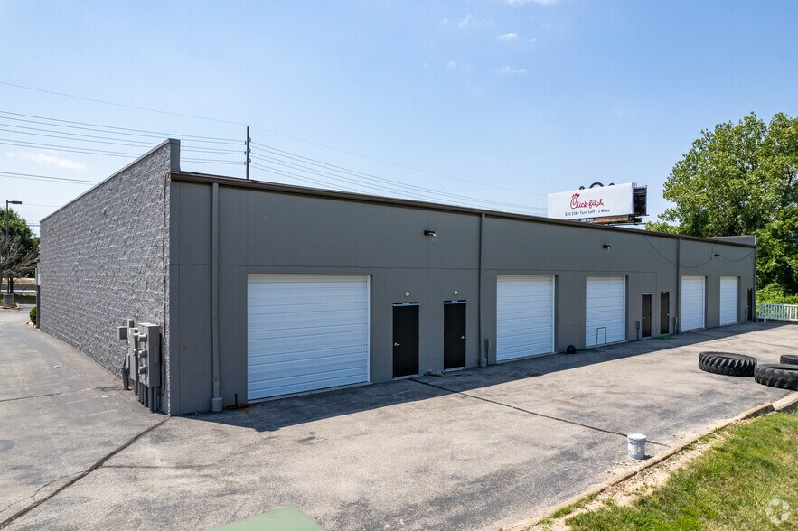More Photos Of 1601-1611 E Terra Ln, O'Fallon Flex For Lease