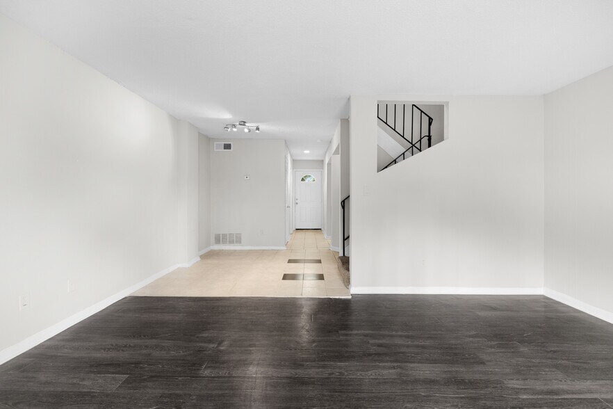More Photos Of 7234 Tara Blvd, Jonesboro Apartments For Sale