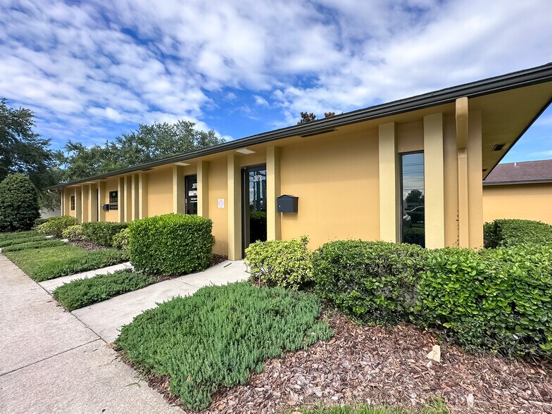 More Photos Of 1979 E Edgewood Dr, Lakeland Office For Lease