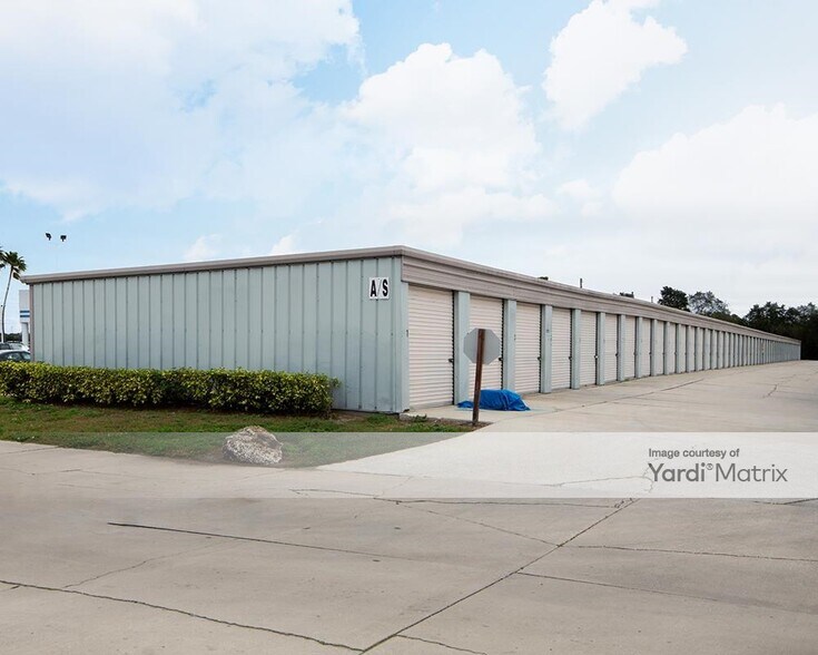 More Photos Of 8100 Park Blvd N, Pinellas Park Storefront For Lease