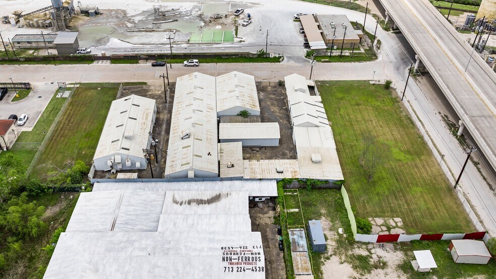 More Photos Of 3314 Carr St, Houston Manufacturing For Sale