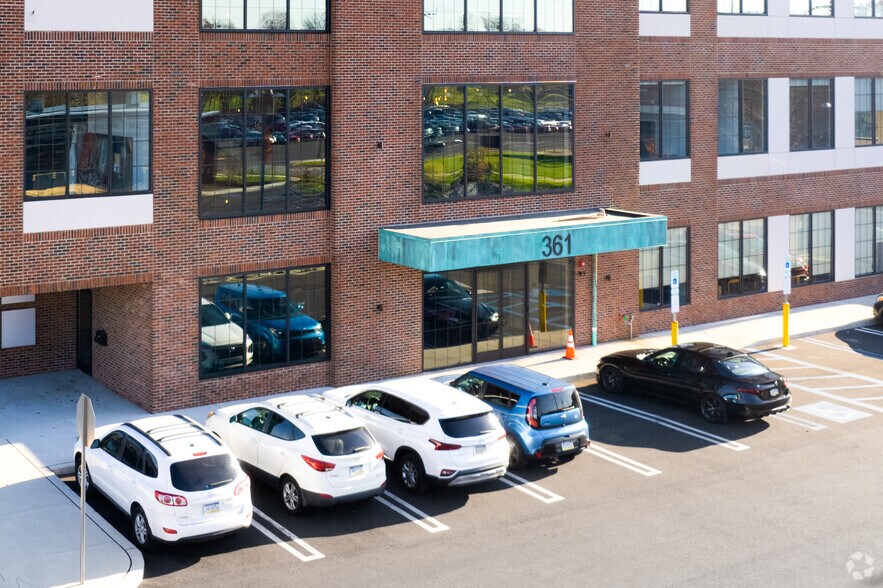 More Photos Of 361 Highland Ave, Glenside Office For Sale