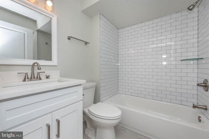 More Photos Of 400 N Patterson Park Ave, Baltimore Flex For Sale