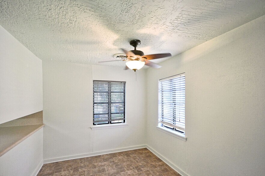 More Photos Of 268 E Mill St, New Braunfels Medical For Lease