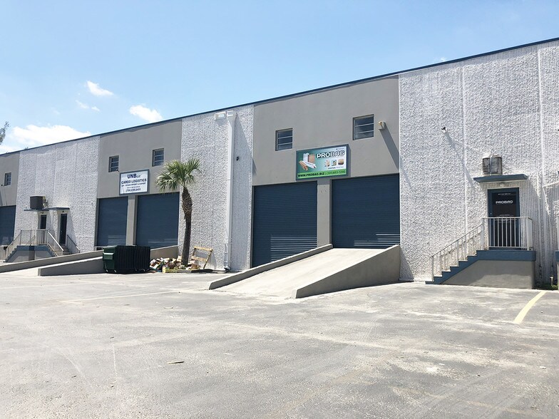 More Photos Of 9905-10135 NW 88th Ave, Medley Warehouse For Lease