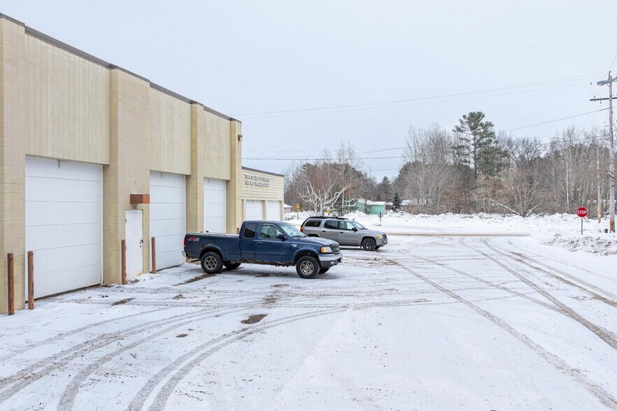 More Photos Of 614 Wild Rice Ave, Lac Du Flambeau Office For Sale