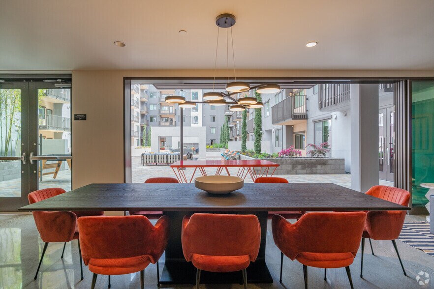 More Photos Of 1100 Webster St, Oakland Apartments For Lease