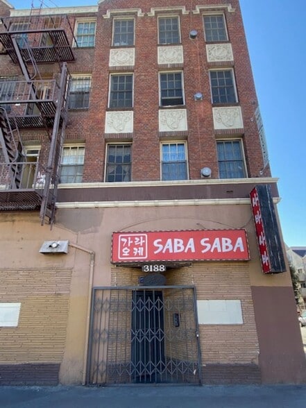 More Photos Of 3176-3188 W 8th St, Los Angeles Apartments For Lease
