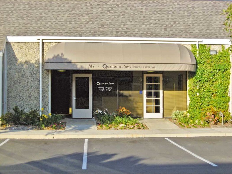 More Photos Of 151 Kalmus Dr, Costa Mesa Light Manufacturing For Lease