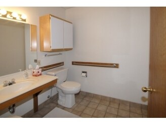 More Photos Of 2210 9th St, Coralville Office For Lease