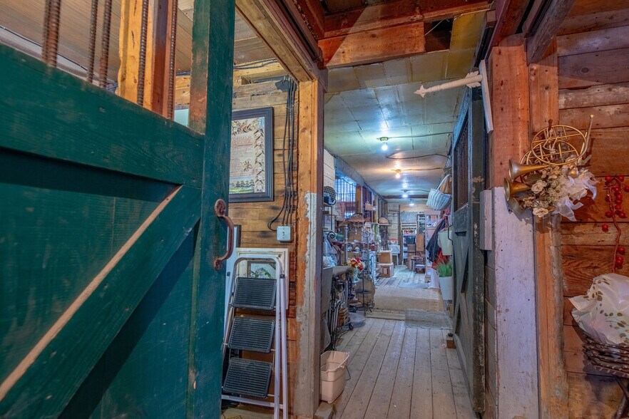 More Photos Of 16 West Main St, Wilmington General Retail For Sale