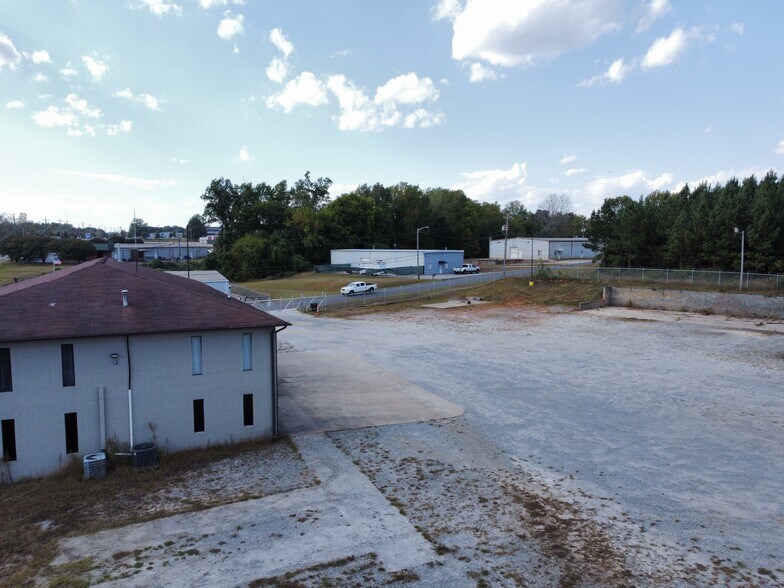 More Photos Of 354 Hyatt St, Gaffney Distribution For Lease