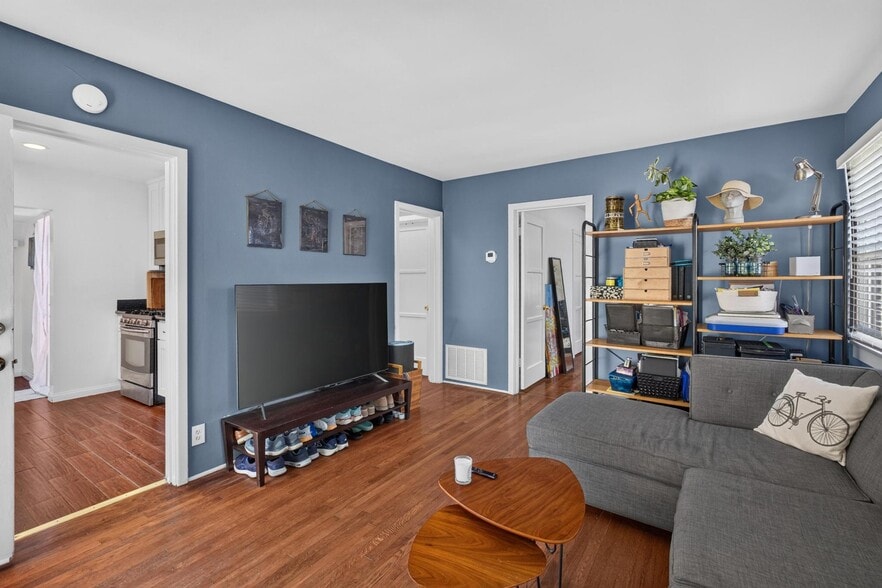More Photos Of 225 N Juanita Ave, Redondo Beach Apartments For Sale