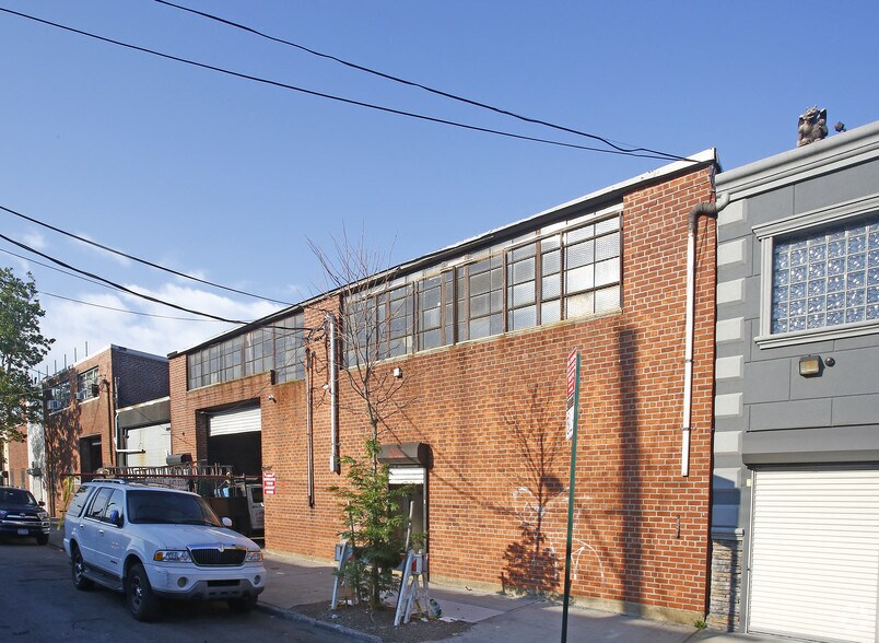 More Photos Of 634 Berriman St, Brooklyn Warehouse For Lease