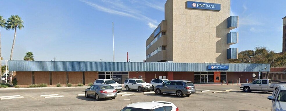 More Photos Of 600 San Bernardo Ave, Laredo Unknown For Lease