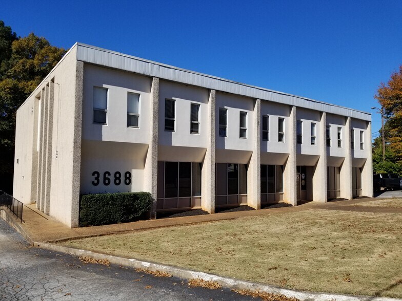 More Photos Of 3688 Clearview Ave, Doraville Unknown For Lease