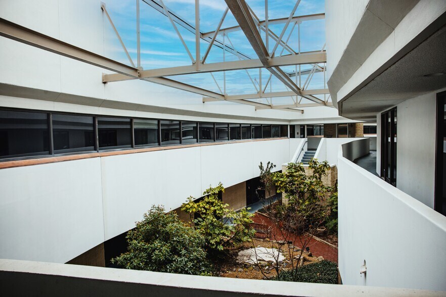 More Photos Of 5200 Park Rd, Charlotte Office For Lease