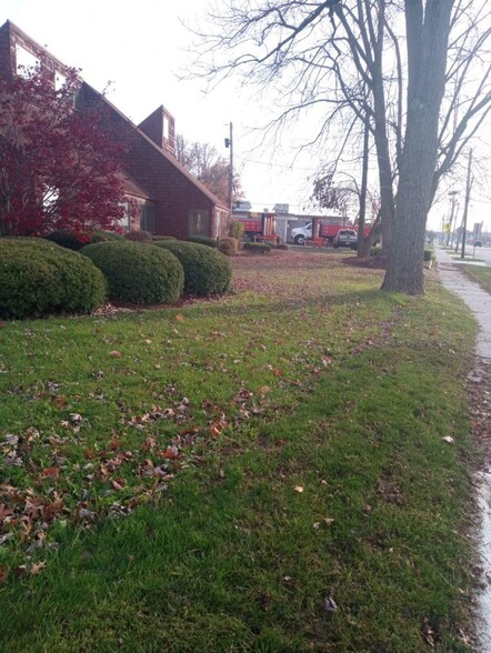 Primary Photo Of 824 E Broad St, Elyria Coworking Space