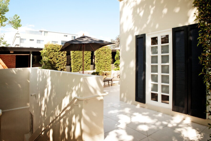 More Photos Of 450 S Beverly Dr, Beverly Hills Office For Lease