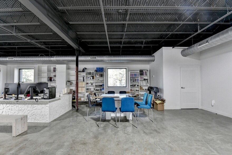 More Photos Of 4784 Cantrell Rd, Flowery Branch Warehouse For Sale