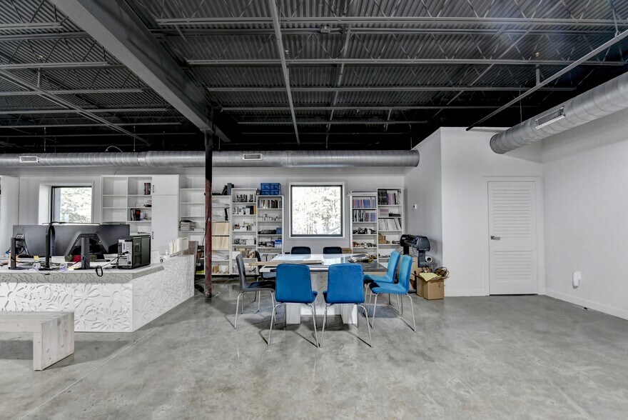 More Photos Of 4784 Cantrell Rd, Flowery Branch Warehouse For Sale