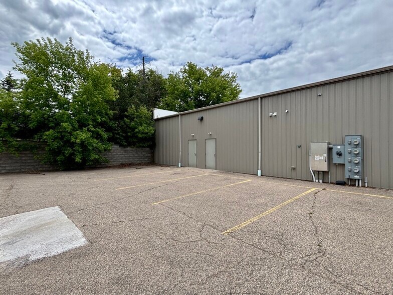 More Photos Of 402 N Genesee St, Wittenberg Fast Food For Sale