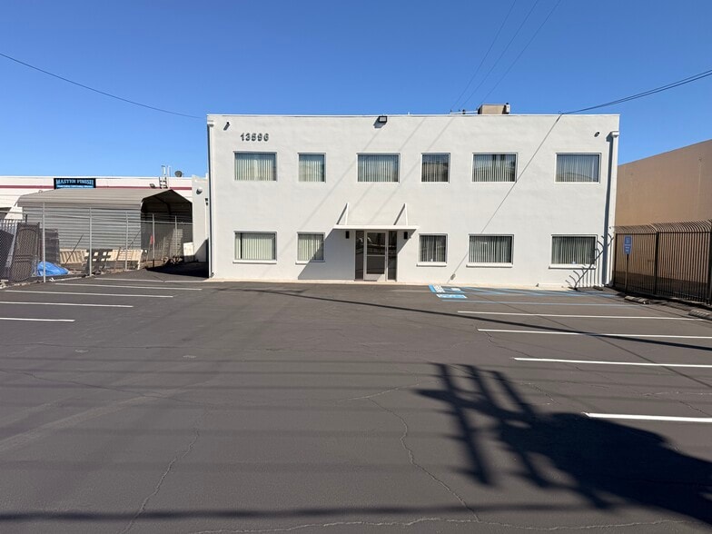 Primary Photo Of 13596 Vaughn St, San Fernando Manufacturing For Lease