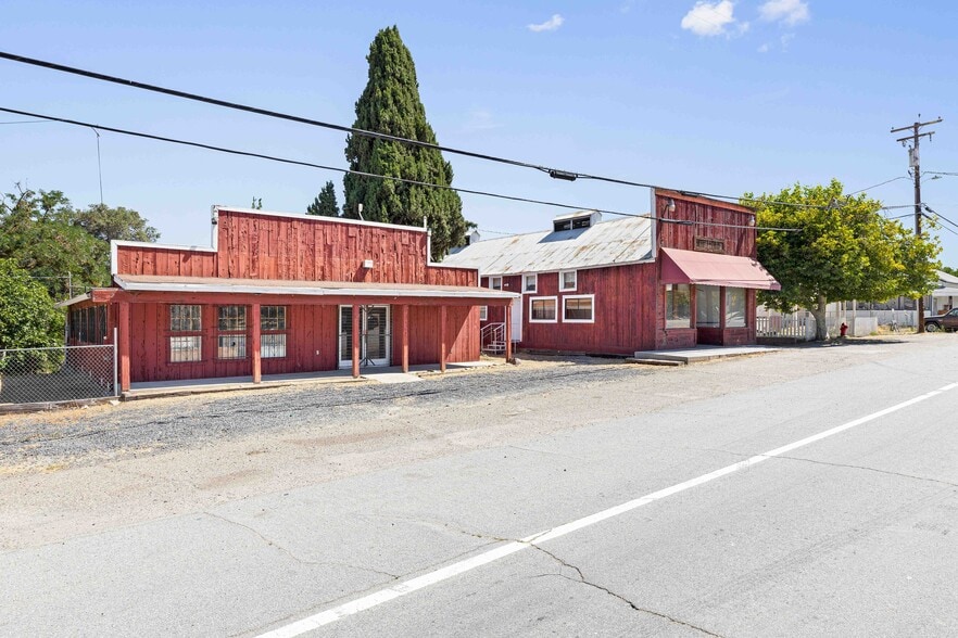 More Photos Of 30025 Yosemite Blvd, La Grange General Retail For Sale