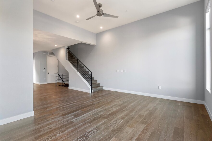More Photos Of 16580 N 92nd St, Scottsdale Office Residential For Lease