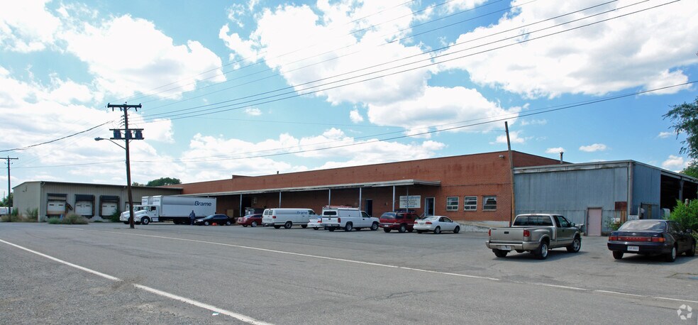 More Photos Of 901 11th St NE, Roanoke Warehouse For Lease