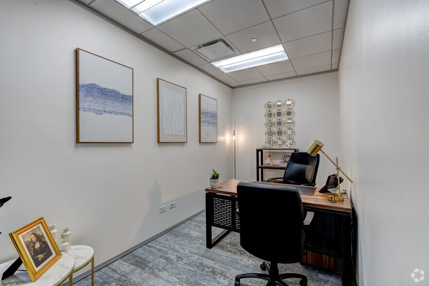 More Photos Of 700 Louisiana St, Houston Coworking Space