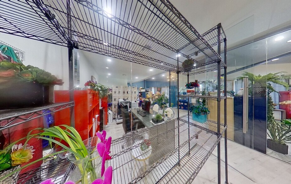 More Photos Of 10616-10622 Katella Ave, Anaheim Loft Creative Space For Sale