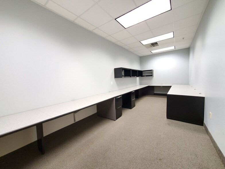 More Photos Of 5444 S Green St, Murray Medical For Lease
