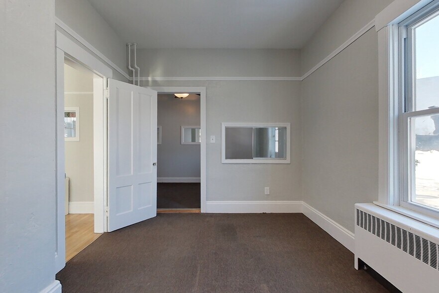 More Photos Of 7 Elm St, Townsend Office For Lease