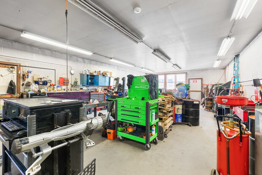 More Photos Of 990 S Main St, Athol Auto Dealership For Sale
