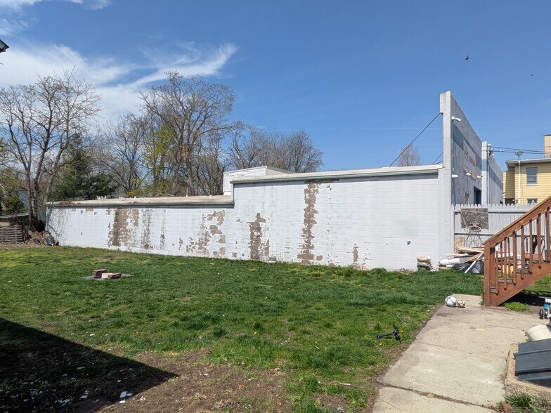 More Photos Of 46 Clinton Ave, New Haven Warehouse For Sale