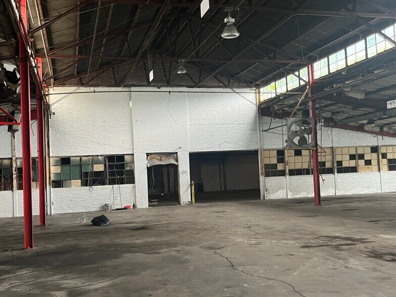 More Photos Of 1940 Murphy Ave SW, Atlanta Warehouse For Lease