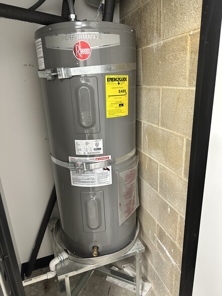 More Photos Of 1690 Hayes Ave, Long Beach Manufacturing For Lease