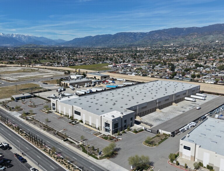 More Photos Of 27400 5th St, Highland Warehouse For Lease