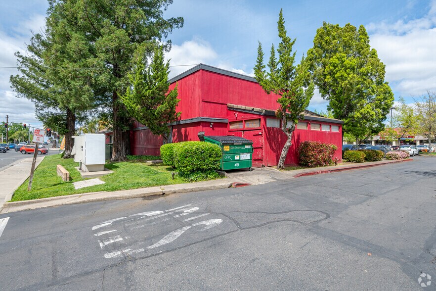 More Photos Of 6400 Fair Oaks Blvd, Carmichael Restaurant For Sale